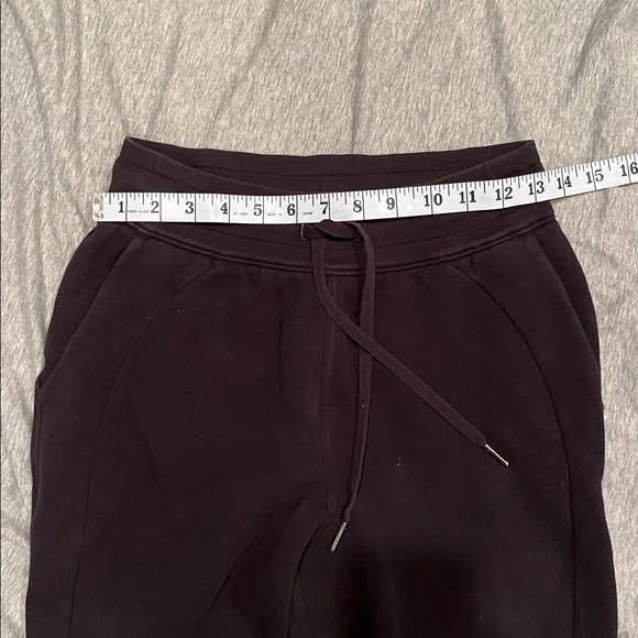 Lululemon Scuba High-Rise Cropped Jogger Black size 4 - Picture 10 of 12